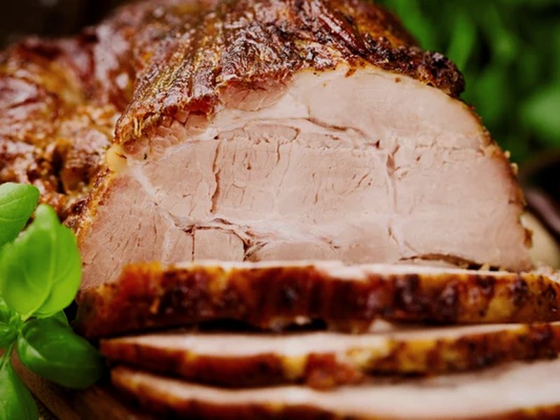 Pernil assado com couro pururuca